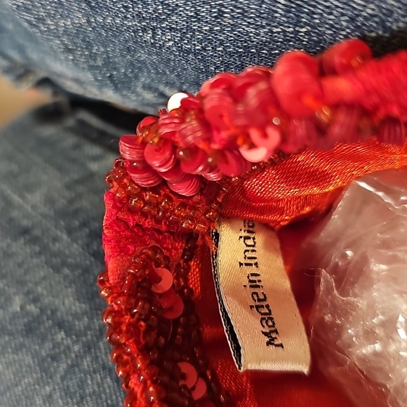 "Eyeful" Vintage Elegant Red Sequin and Beaded Party Clutch, Made in India. - Picture 13 of 13